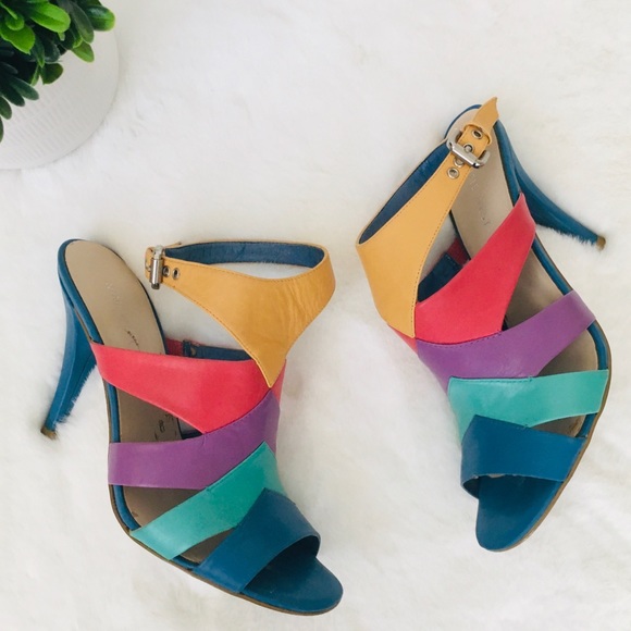 Nine West Shoes - 2/$22 🛍️✨ Nine West multi-tone heels